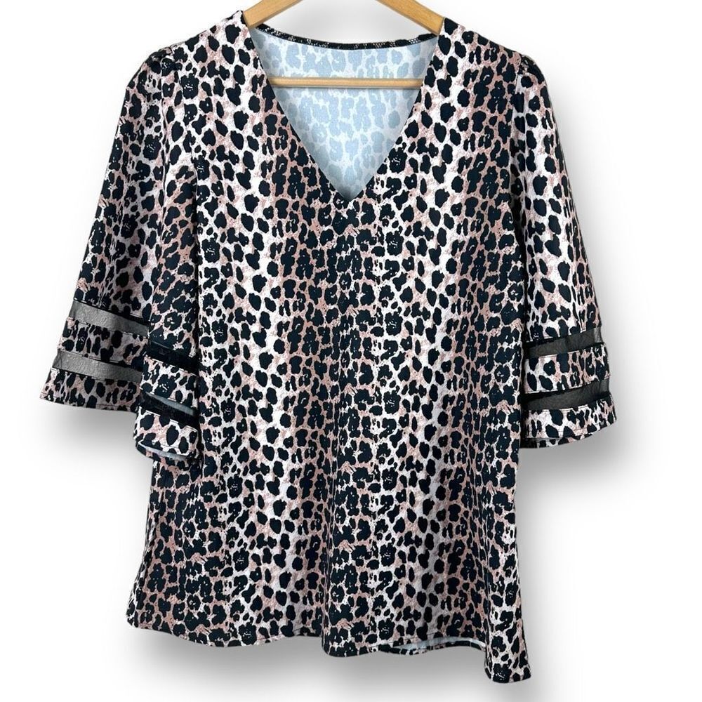 Boutique Women's M Oversized Flare Sleeve Vneck Tee Cheetah With Peekaboo‎ Mesh